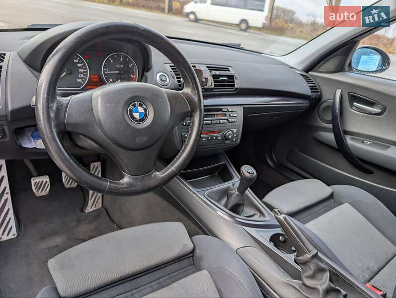 Хэтчбек BMW 1 Series 2005 в Буче
