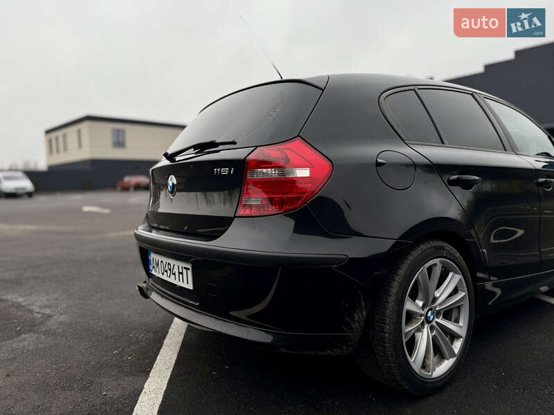 Хэтчбек BMW 1 Series 2008 в Житомире