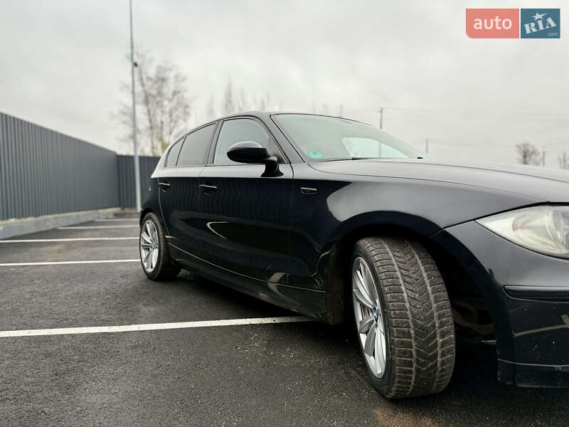 Хэтчбек BMW 1 Series 2008 в Житомире