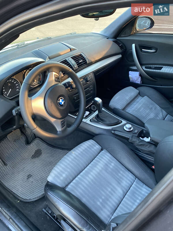 Хэтчбек BMW 1 Series 2005 в Ровно