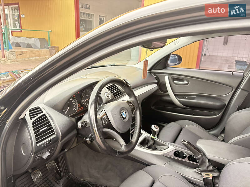 Хэтчбек BMW 1 Series 2008 в Трускавце