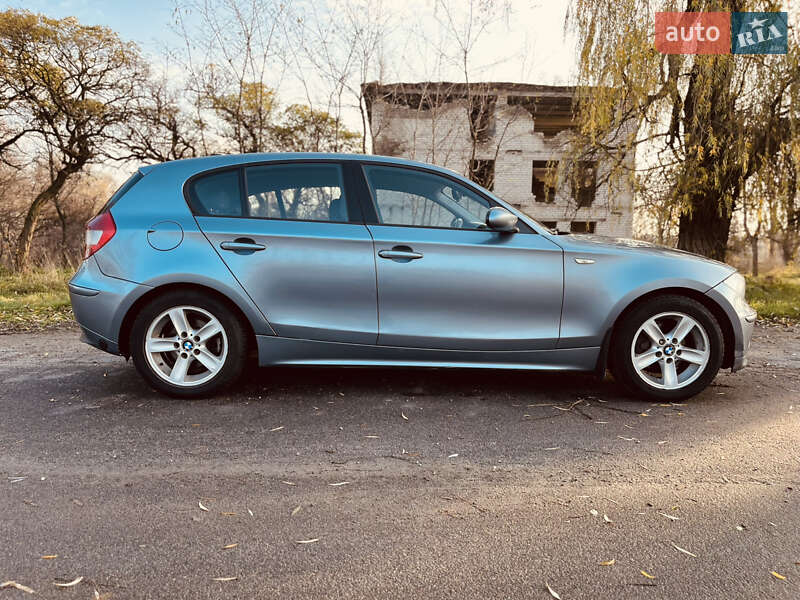 Хэтчбек BMW 1 Series 2005 в Кременчуге