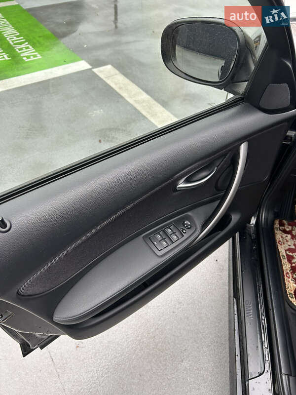 Хетчбек BMW 1 Series 2010 в Києві фото 16 Хетчбек BMW 1 Series 2010 в Києві