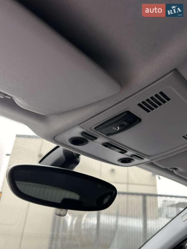 Хетчбек BMW 1 Series 2010 в Києві фото 20 Хетчбек BMW 1 Series 2010 в Києві