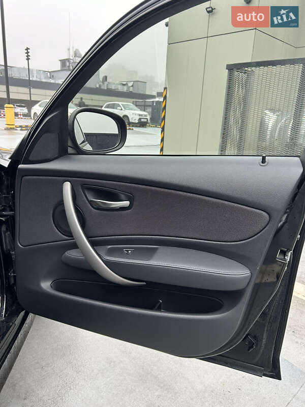 Хетчбек BMW 1 Series 2010 в Києві фото 22 Хетчбек BMW 1 Series 2010 в Києві