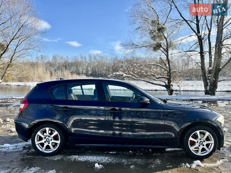 Хэтчбек BMW 1 Series 2006 в Стрые