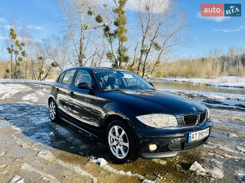 Хэтчбек BMW 1 Series 2006 в Стрые