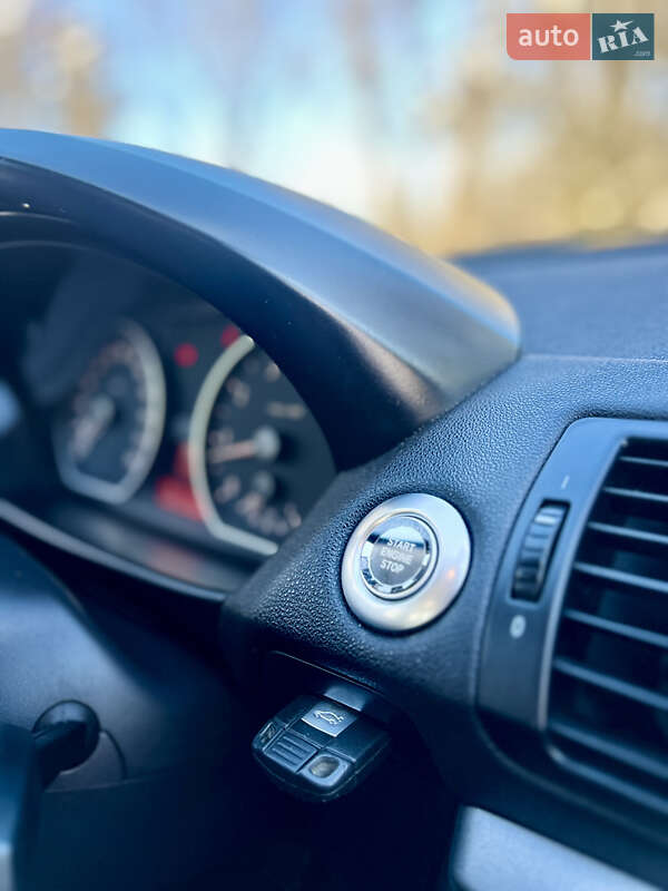 Хэтчбек BMW 1 Series 2006 в Стрые