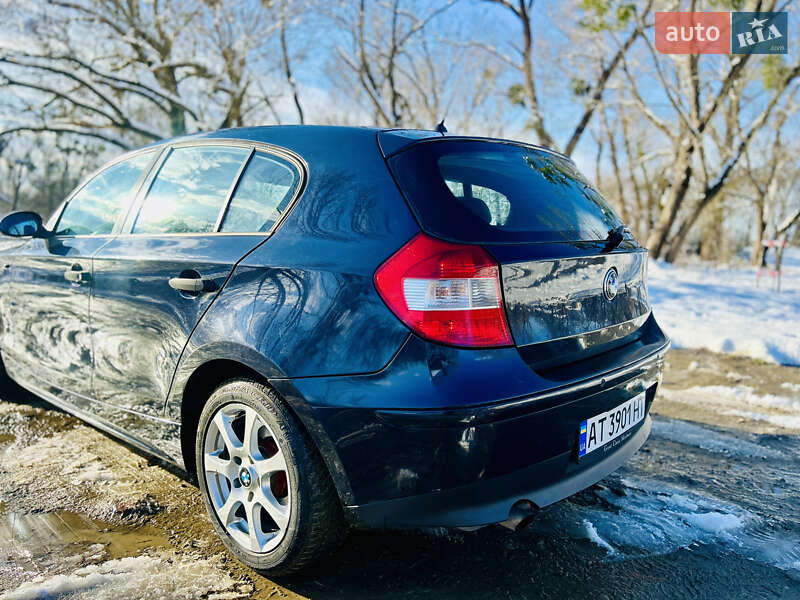 Хэтчбек BMW 1 Series 2006 в Стрые