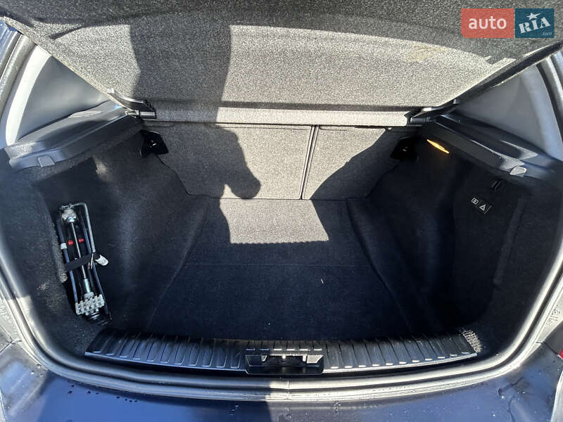 Хэтчбек BMW 1 Series 2006 в Стрые