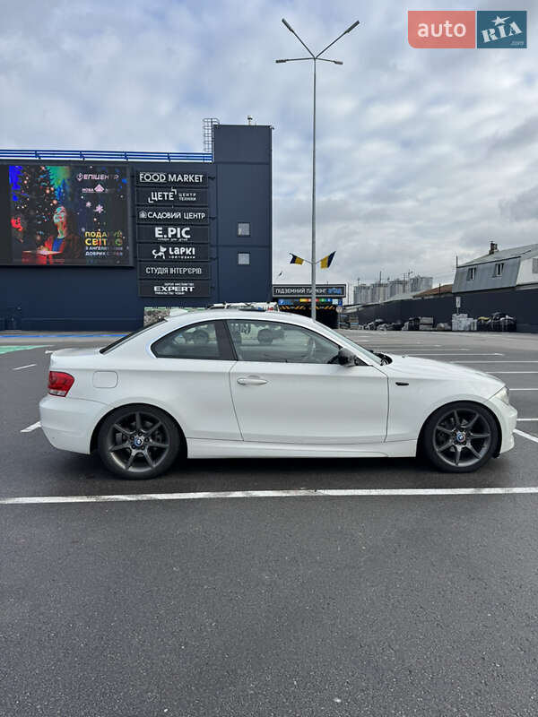 Купе BMW 1 Series 2011 в Киеве