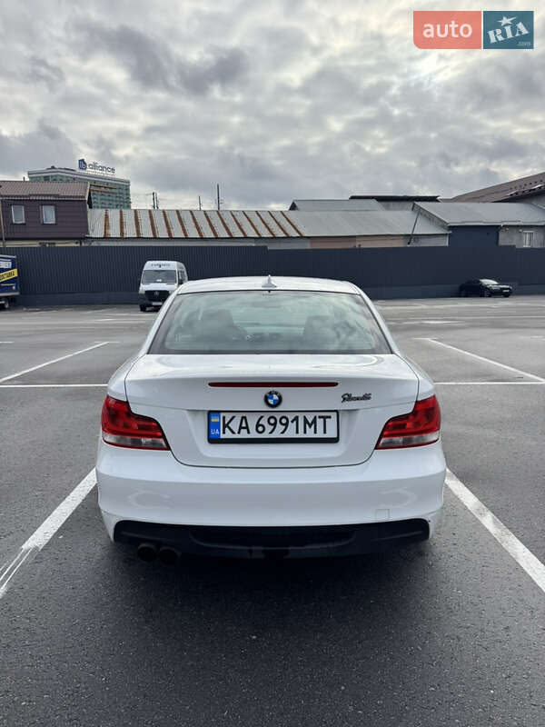 Купе BMW 1 Series 2011 в Киеве