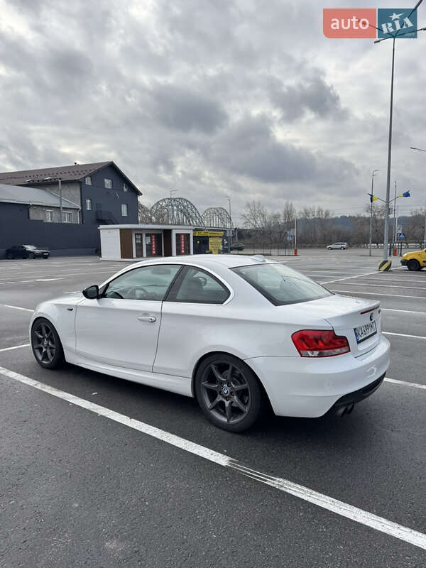 Купе BMW 1 Series 2011 в Киеве
