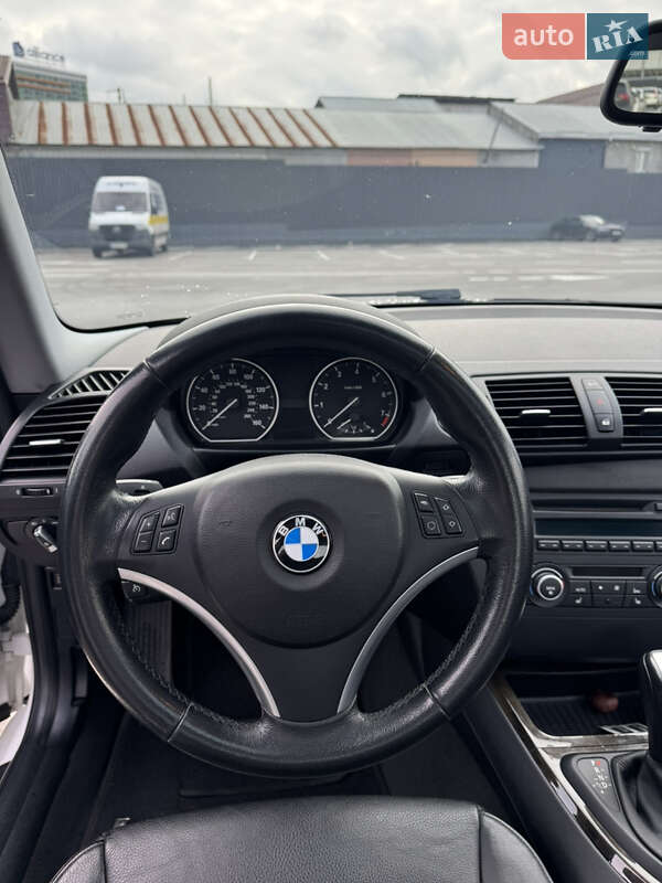 Купе BMW 1 Series 2011 в Киеве