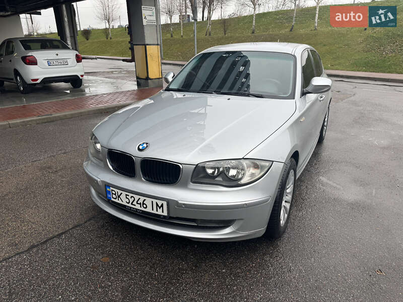 Хэтчбек BMW 1 Series 2010 в Киеве