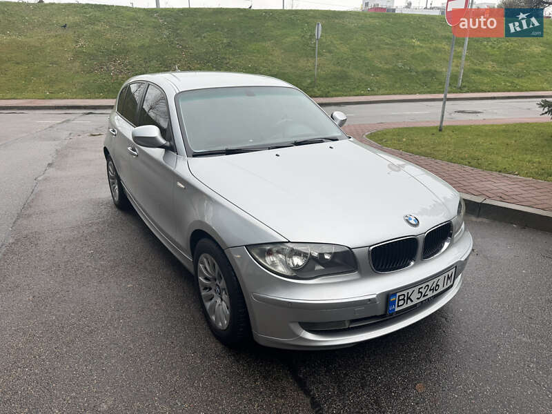 Хэтчбек BMW 1 Series 2010 в Киеве
