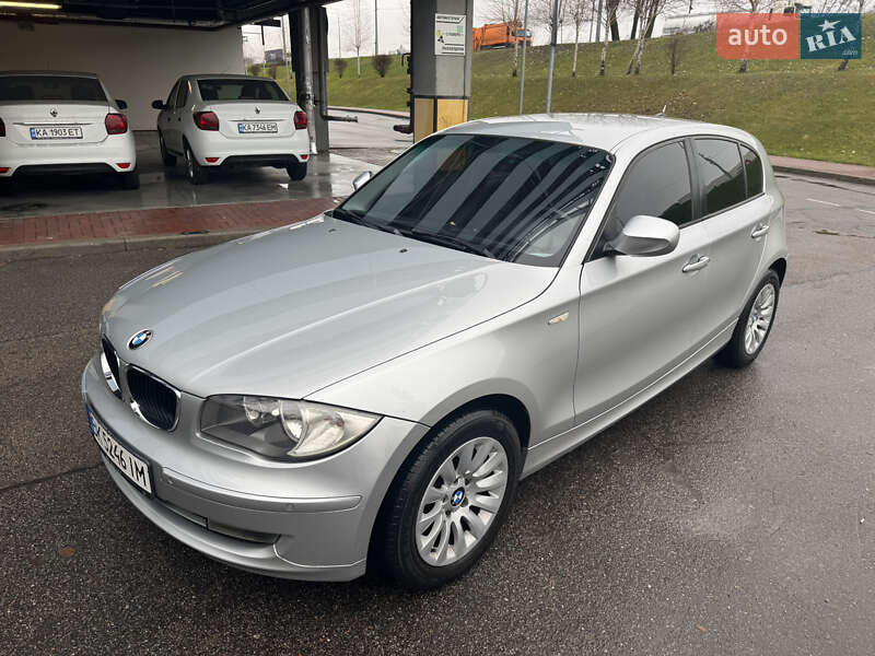 Хэтчбек BMW 1 Series 2010 в Киеве
