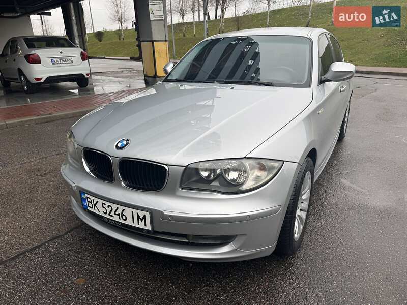 Хэтчбек BMW 1 Series 2010 в Киеве