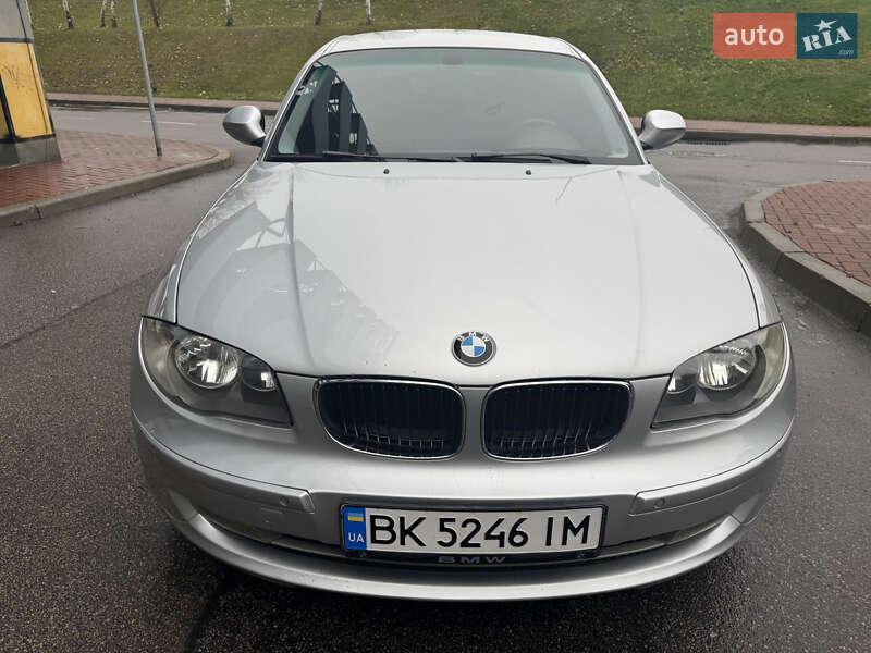 Хэтчбек BMW 1 Series 2010 в Киеве
