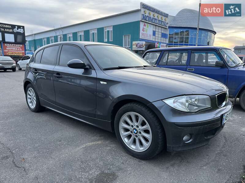 Хэтчбек BMW 1 Series 2006 в Тульчине