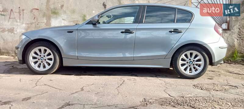 Хэтчбек BMW 1 Series 2005 в Одессе