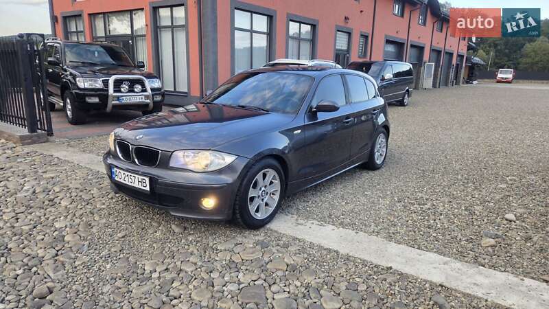 Хэтчбек BMW 1 Series 2005 в Тячеве фото Хэтчбек BMW 1 Series 2005 в Тячеве