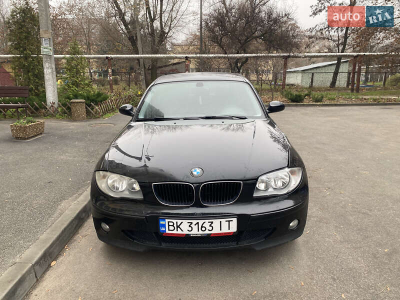 Хетчбек BMW 1 Series 2005 в Дніпрі