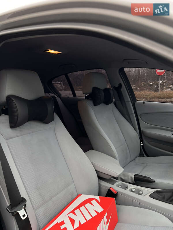 Хэтчбек BMW 1 Series 2009 в Житомире фото 14 Хэтчбек BMW 1 Series 2009 в Житомире