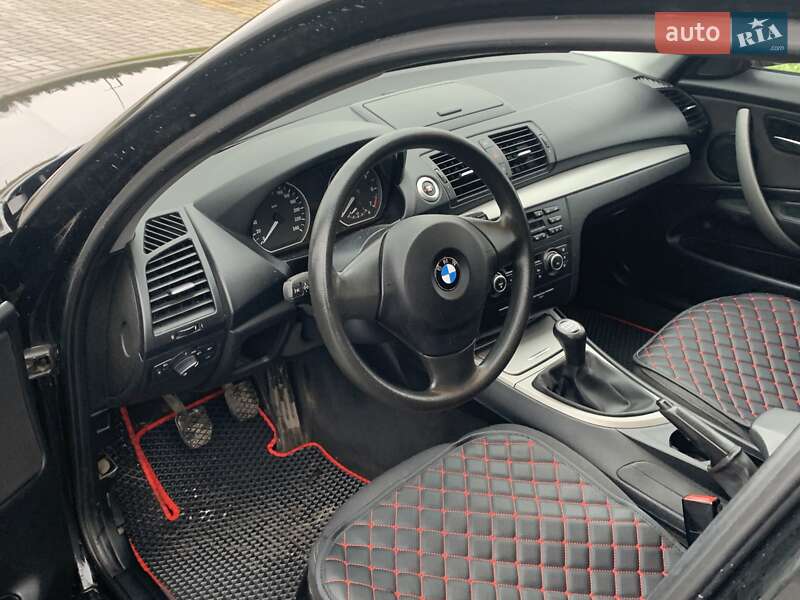 Хетчбек BMW 1 Series 2010 в Сокалі