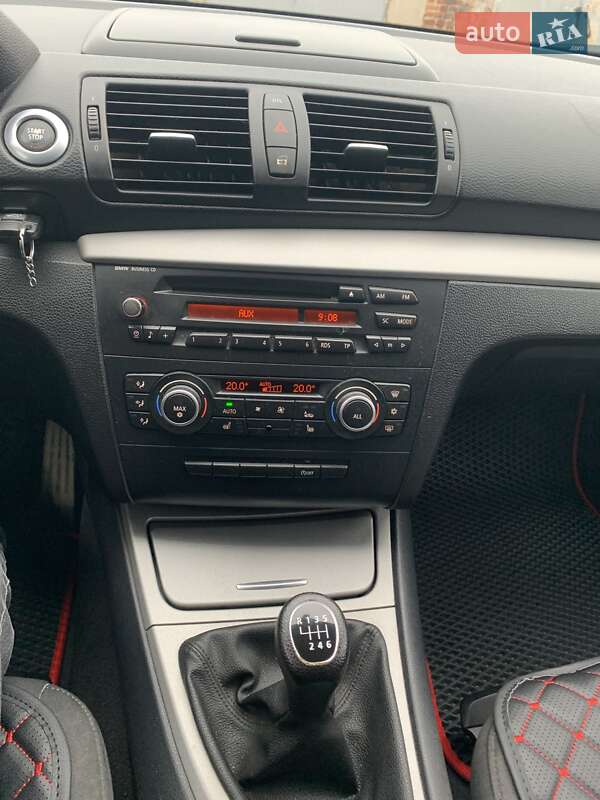 Хетчбек BMW 1 Series 2010 в Сокалі