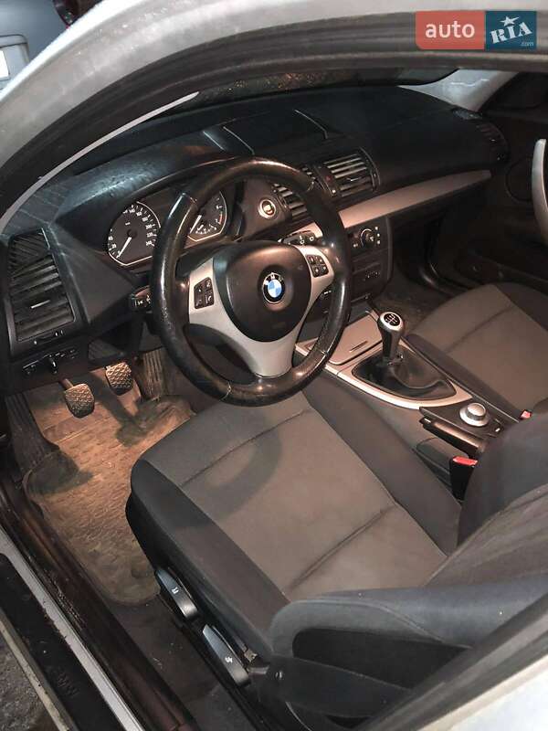 Хэтчбек BMW 1 Series 2005 в Чернигове