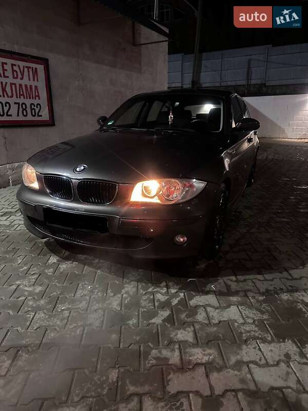 Хэтчбек BMW 1 Series 2005 в Черновцах