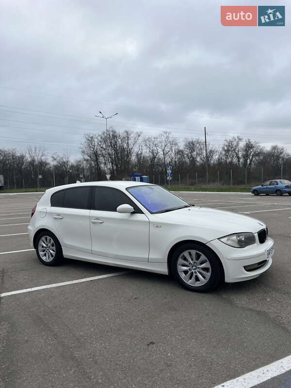 Хетчбек BMW 1 Series 2007 в Запоріжжі фото 5 Хетчбек BMW 1 Series 2007 в Запоріжжі