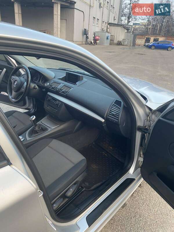 Хэтчбек BMW 1 Series 2005 в Чернигове