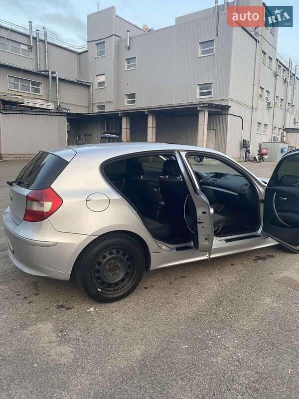 Хэтчбек BMW 1 Series 2005 в Чернигове