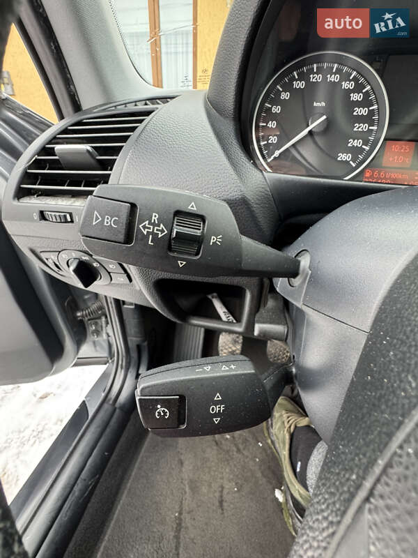 Хетчбек BMW 1 Series 2010 в Бобровиці