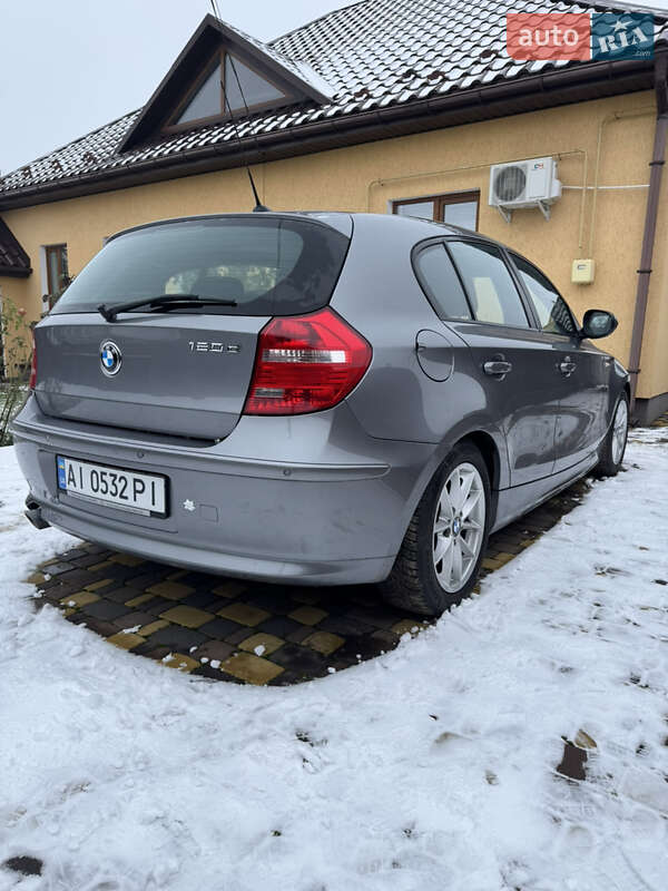 Хетчбек BMW 1 Series 2010 в Бобровиці