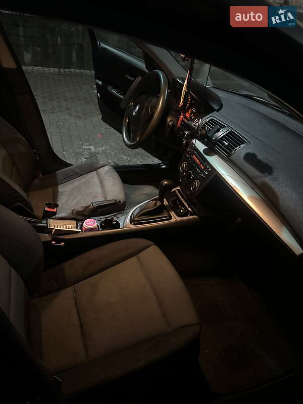 Хетчбек BMW 1 Series 2005 в Чернівцях фото 30 Хетчбек BMW 1 Series 2005 в Чернівцях