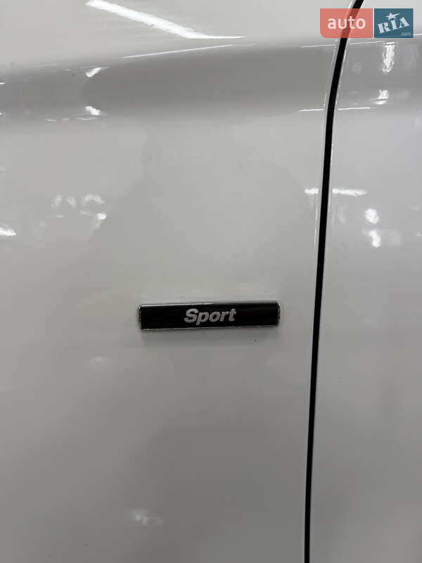 Хетчбек BMW 1 Series 2015 в Києві фото 21 Хетчбек BMW 1 Series 2015 в Києві