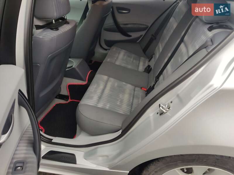 Хетчбек BMW 1 Series 2006 в Бердичеві