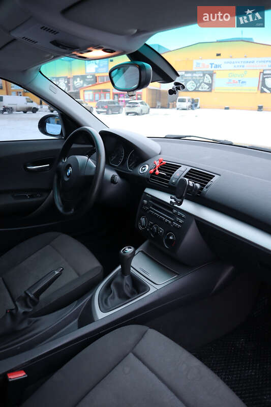 Хэтчбек BMW 1 Series 2006 в Киеве