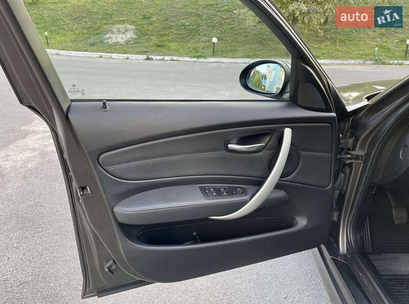 Хетчбек BMW 1 Series 2007 в Сумах