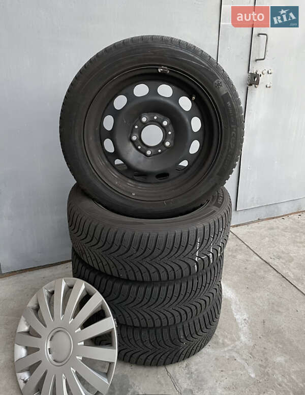 Хетчбек BMW 1 Series 2007 в Сумах