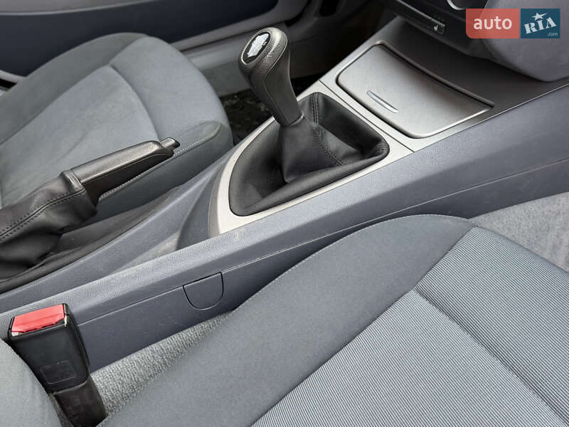 Хэтчбек BMW 1 Series 2005 в Днепре