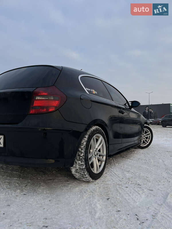 Хэтчбек BMW 1 Series 2007 в Киеве