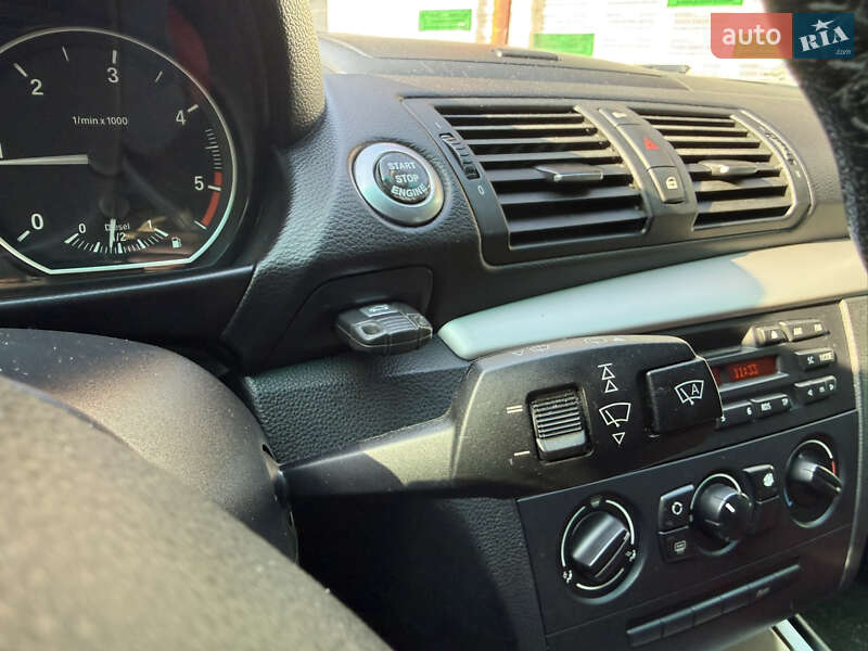 Хэтчбек BMW 1 Series 2011 в Запорожье