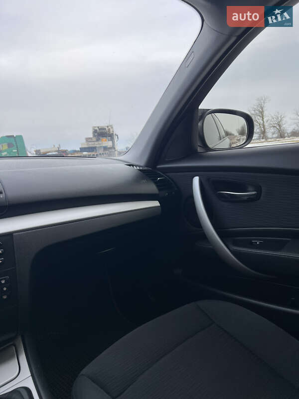 Хэтчбек BMW 1 Series 2010 в Белгороде-Днестровском