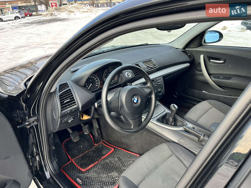Хэтчбек BMW 1 Series 2006 в Киеве фото 8 Хэтчбек BMW 1 Series 2006 в Киеве