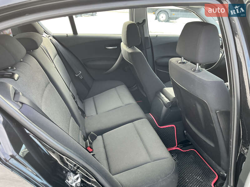 Хэтчбек BMW 1 Series 2006 в Киеве фото 11 Хэтчбек BMW 1 Series 2006 в Киеве