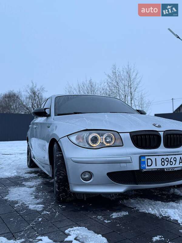 Хэтчбек BMW 1 Series 2004 в Самборе